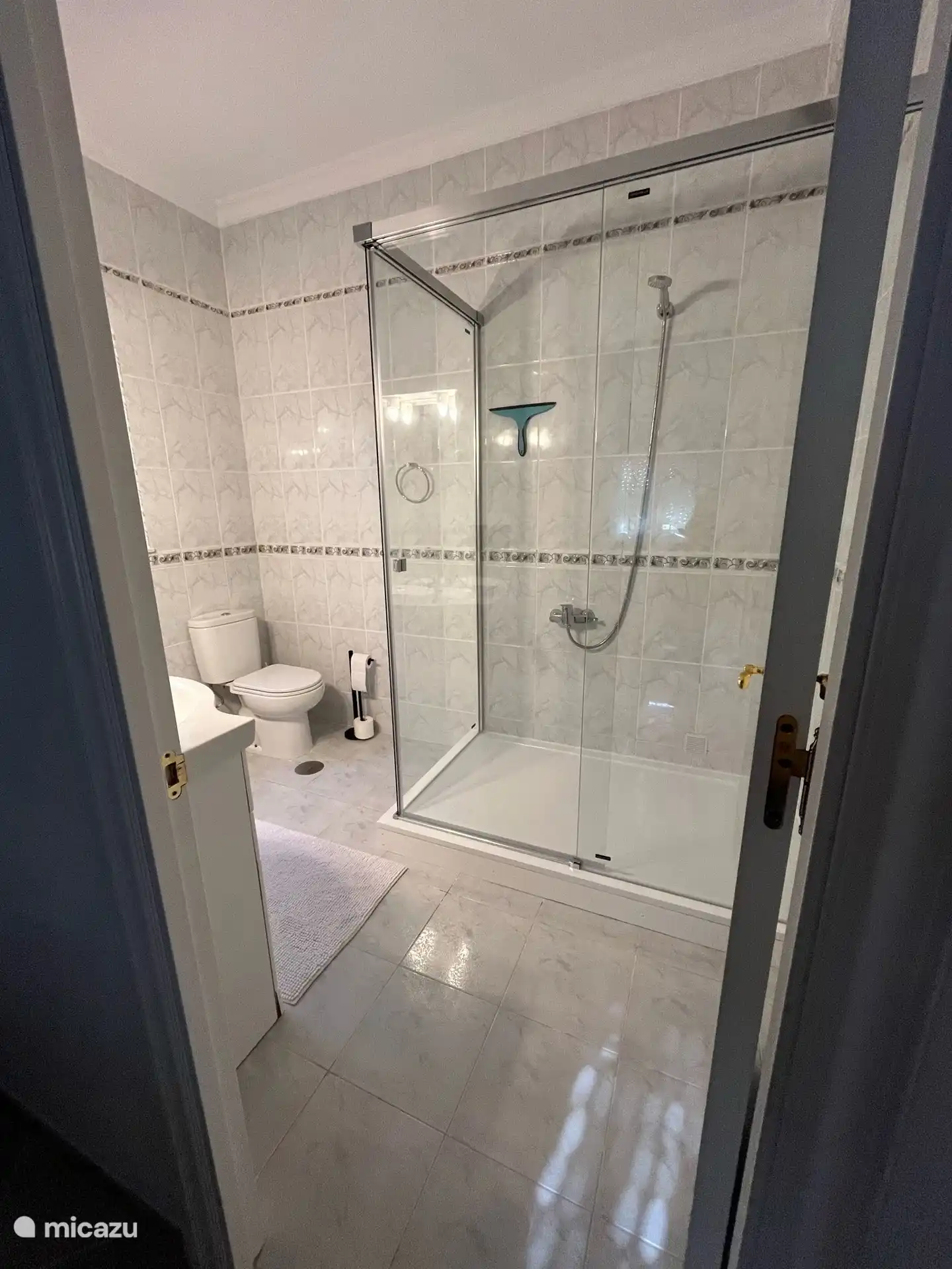 Badezimmer Hauptschlafzimmer