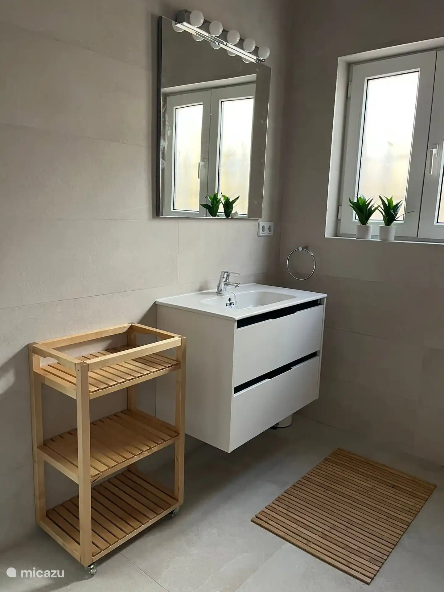 Bathroom master bedroom