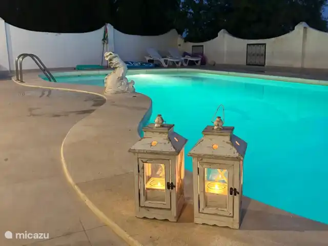 Appartement privé Alegría + piscine | Espagne, Costa del Sol, Mijas Costa - appartement Piscine la nuit.