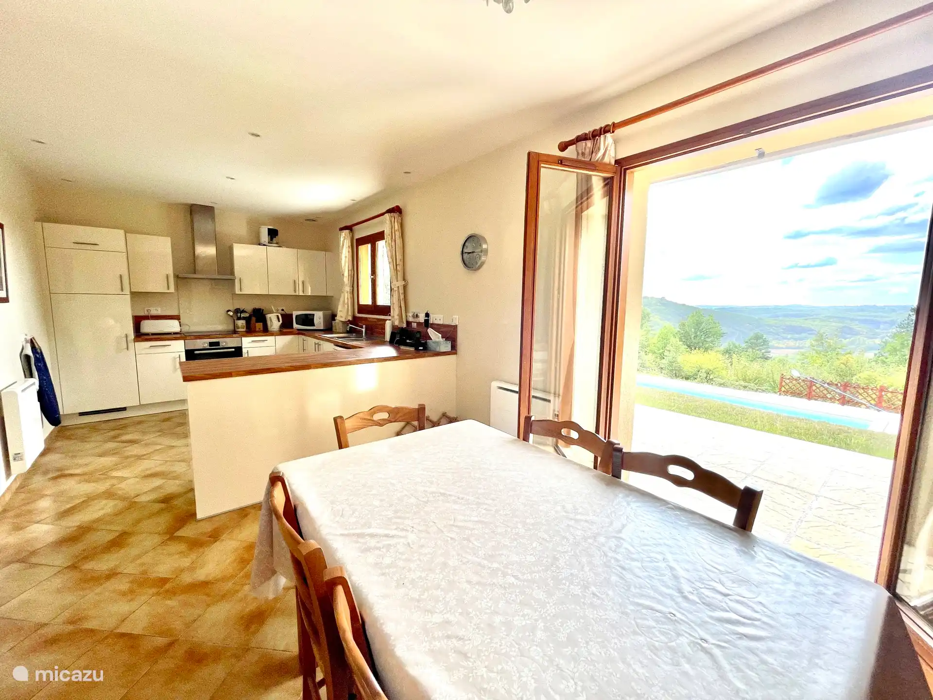 Küche offen zum Wohnzimmer