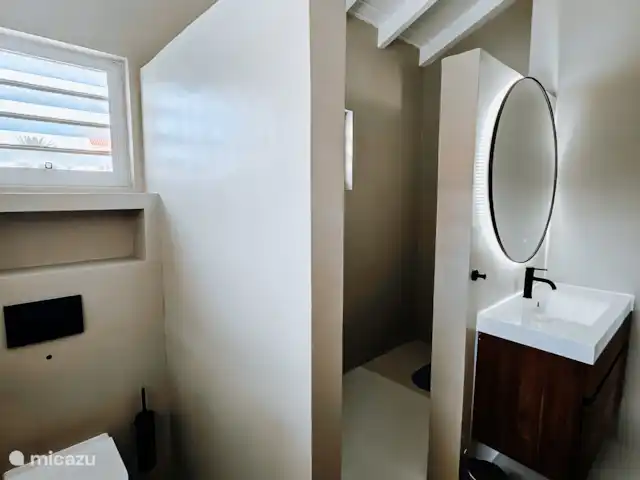 Villa Chichi | Curaçao, Banda Ariba (est), Santa Catharina - villa Les toilettes sont séparées par un mur.