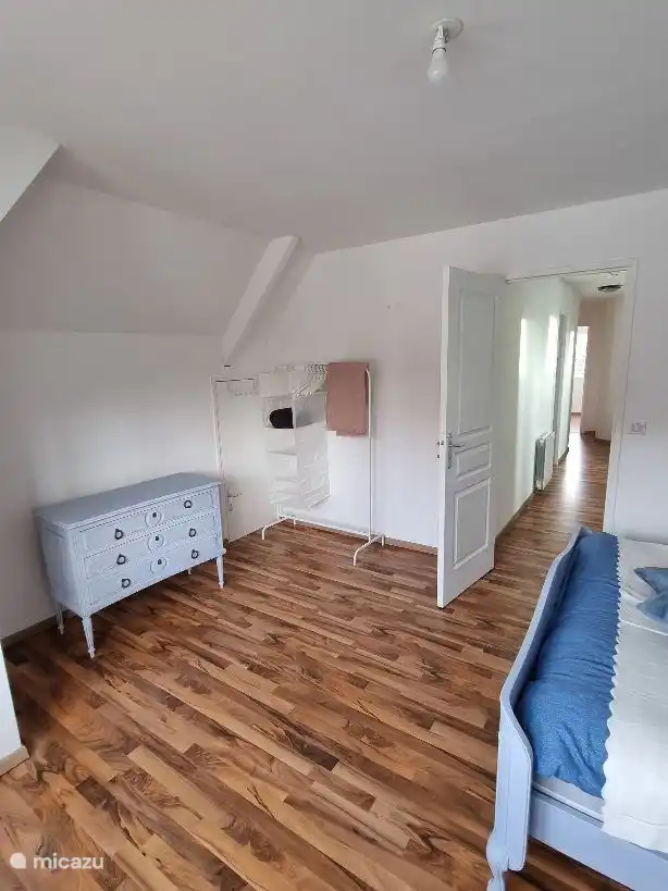 Blaues Schlafzimmer im Obergeschoss, Bett 1,40 m