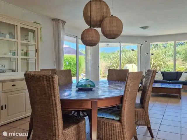 Villa Azure Heaven Les Sables huren in Frankrijk, Vendée, Les Sables-d'Olonne - villa Open eetkamer en woonkamer