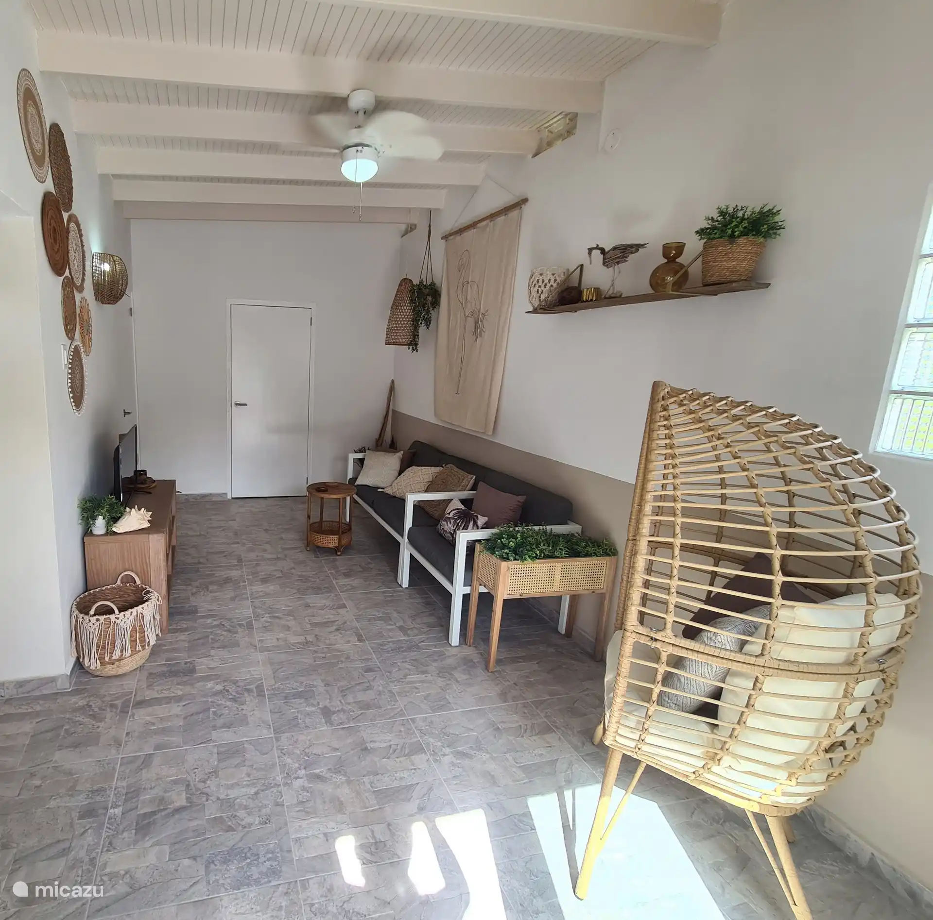 living room Flamingo