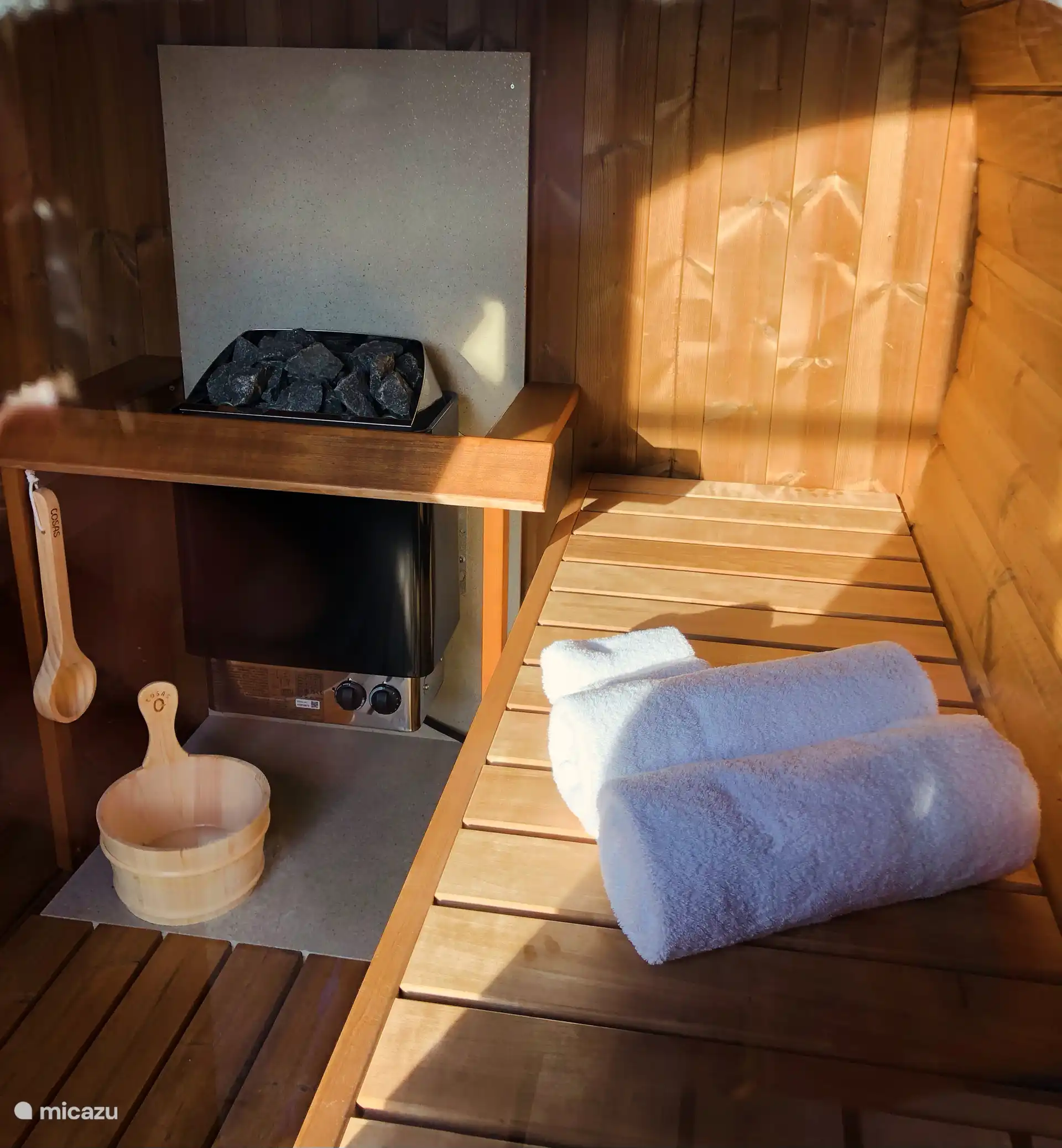 Réservez une séance dans le sauna tonneau pendant votre séjour !