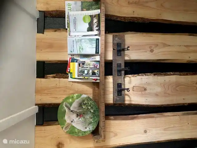 Des dépliants sur la région se trouvent dans le hall.