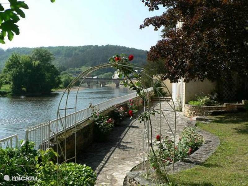 Holiday home in France, Dordogne, Le Bugue Holiday house On the banks of the Vézère