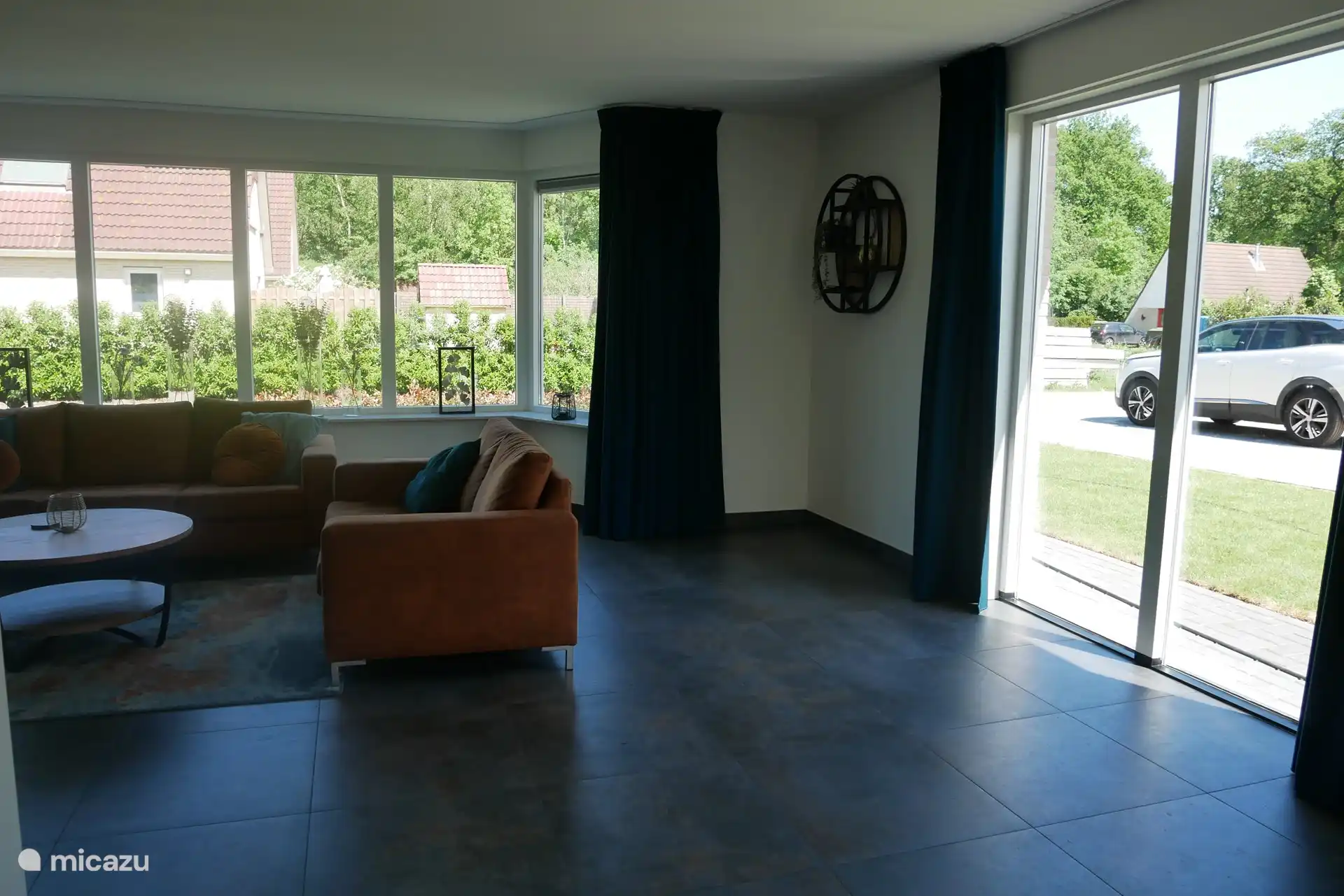 Baie vitrée - beaucoup de lumière