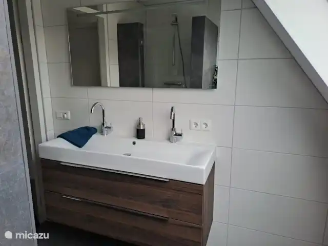 Reeënzicht huren in Nederland, Drenthe, Hoogersmilde - vakantiehuis badkamer