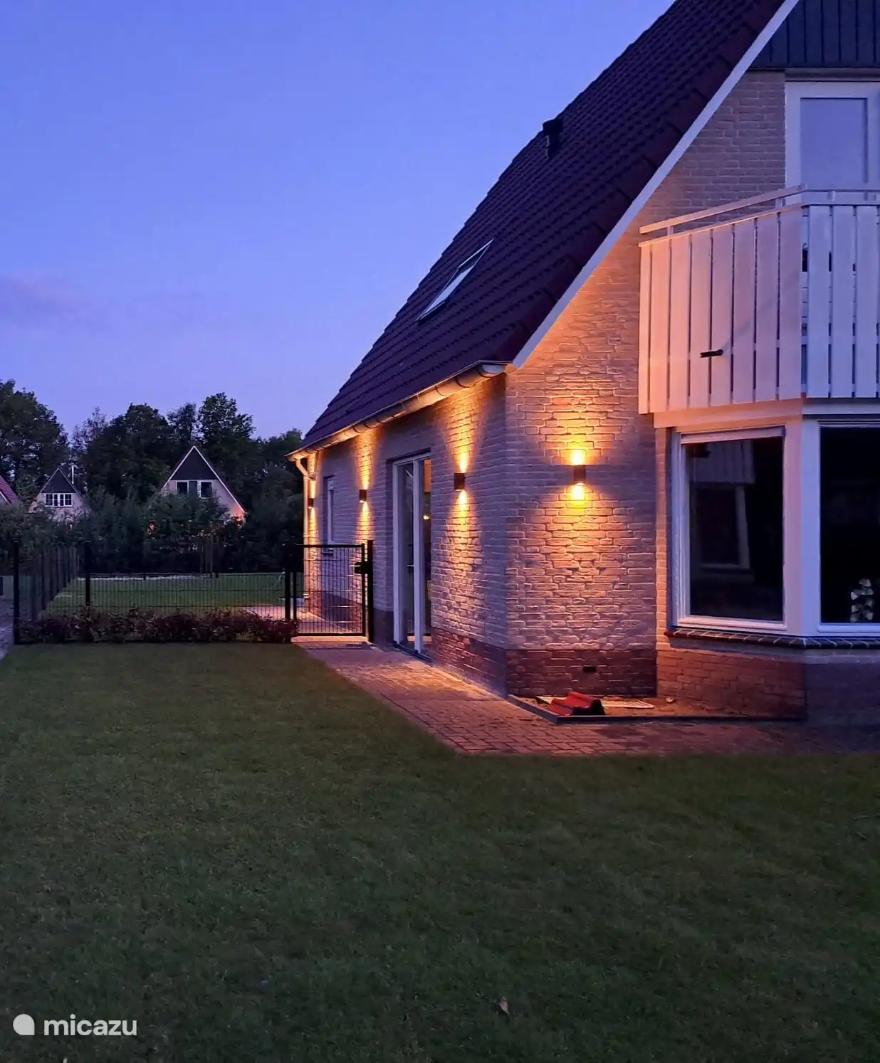 Jardin avec portes verrouillables