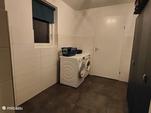 Reeënzicht huren in Nederland, Drenthe, Hoogersmilde - vakantiehuis Berging begane grond met wasmachine en droger