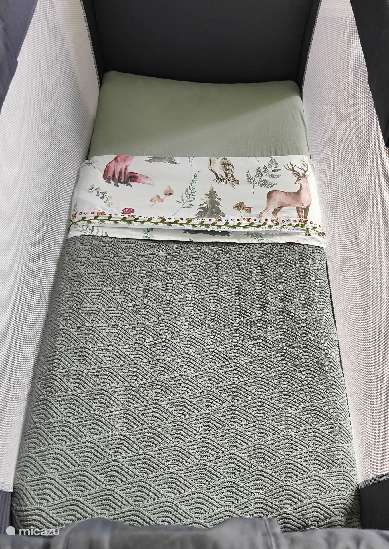 Un lit bébé pour nos plus jeunes clients est également disponible