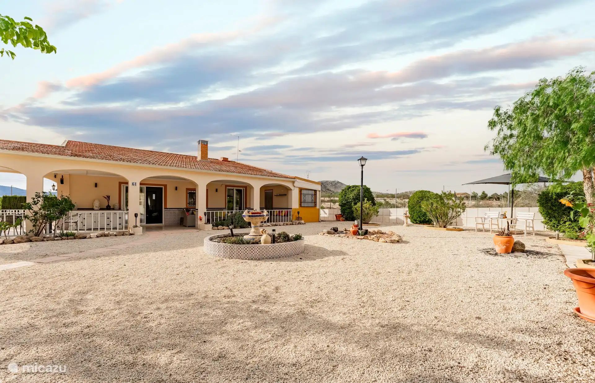 Uitzicht op de voortuin