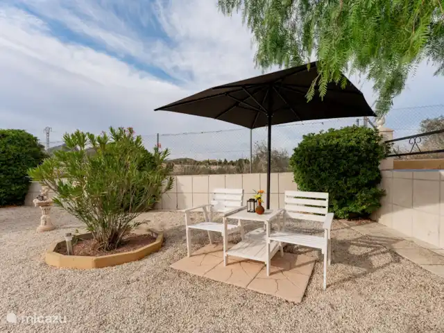 Villa avec piscine privée-Alicante | Espagne, Costa Blanca, Sax - maison de vacances Un autre endroit confortable pour s’asseoir - nous vivons beaucoup à l’extérieur ici !