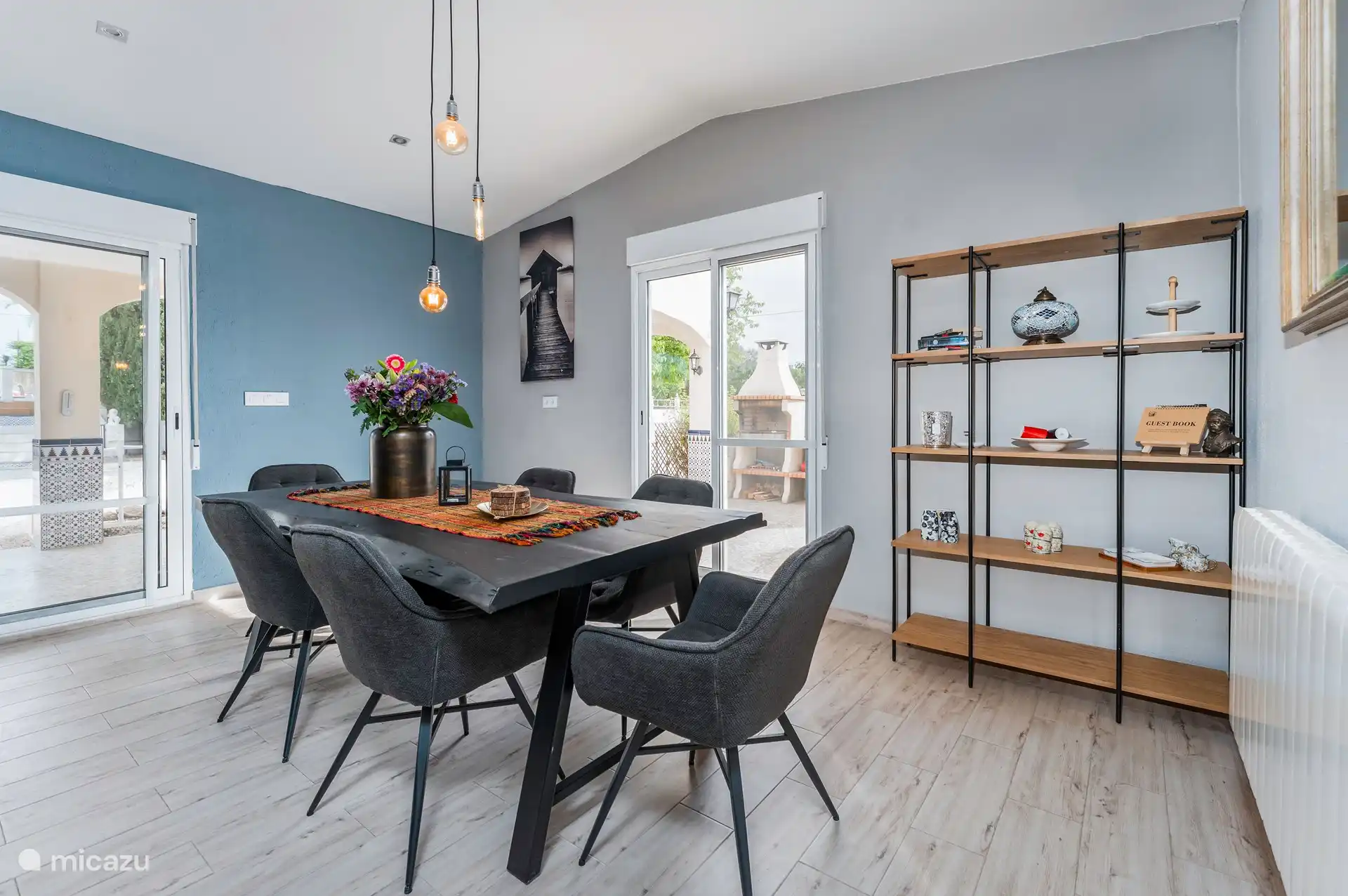 Gezellige eethoek binnen