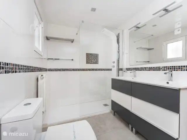 Villa avec piscine privée-Alicante | Espagne, Costa Blanca, Sax - maison de vacances Douche/WC, avec norme hôtelière