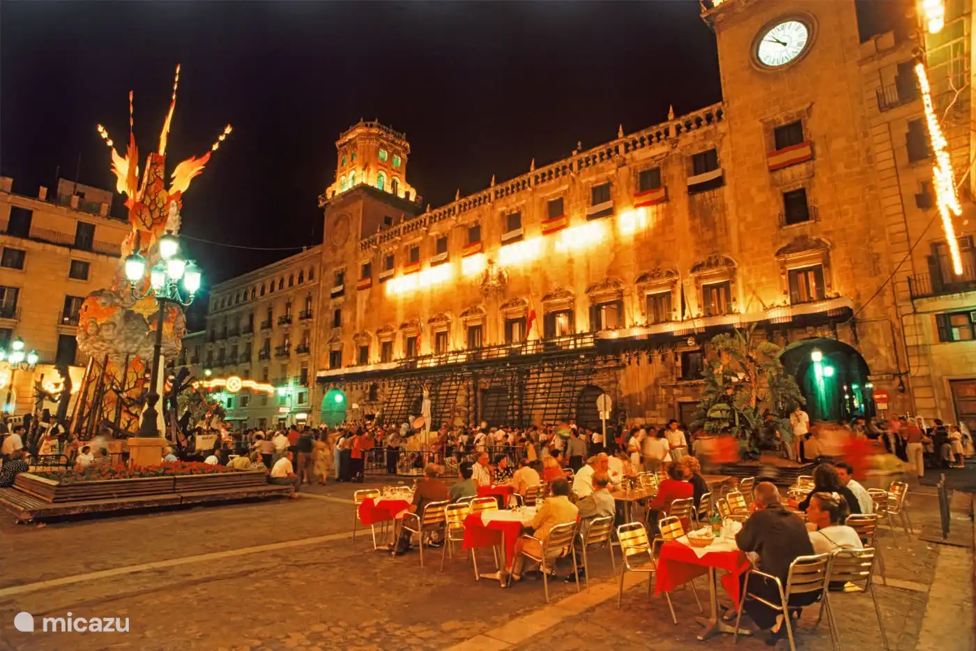 Nachtleven in het centrum van Alicante – op slechts 30 minuten rijden