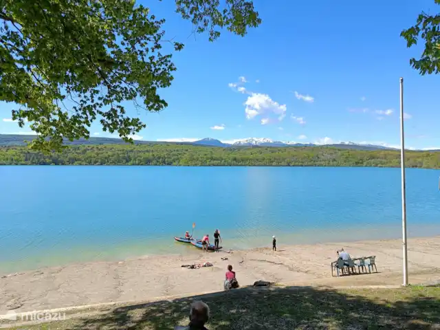 Les lits de Montbel en Francia, Aude, Sonnac-sur-l'Hers - vivienda urbana Lago de Montbel
