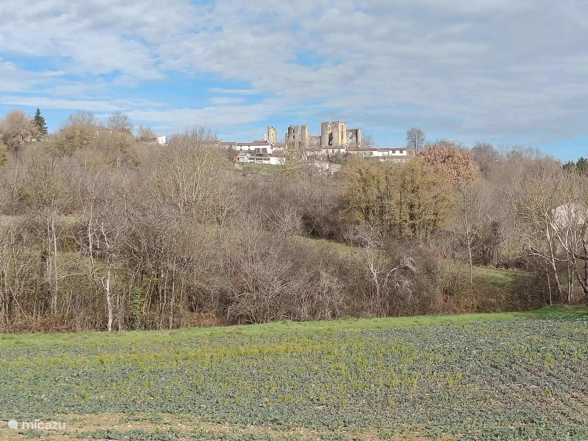 Schloss Lagarde 5 Minuten entfernt