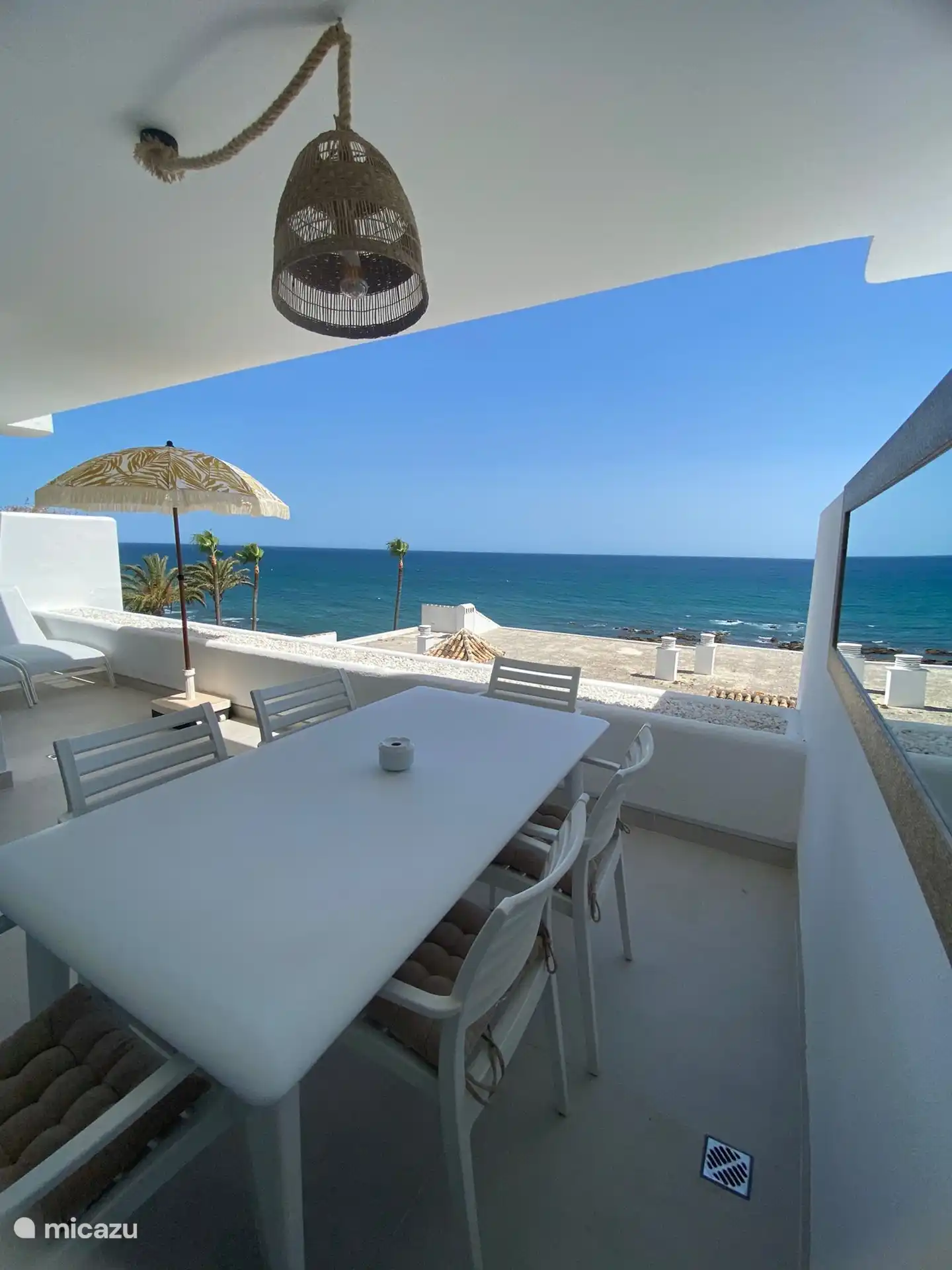Frontline Miraflores Beach Club in Spanien, Costa del Sol, La Cala de Mijas - Appartement