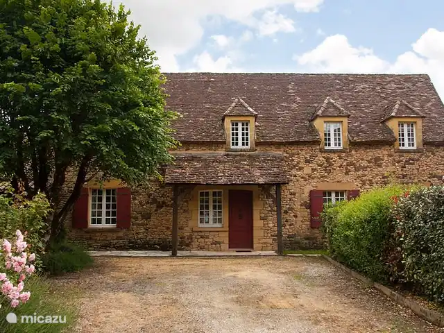 De voet op de grond huren in Frankrijk, Dordogne, Montferrand-du-Périgord - vakantiehuis De ingang van het huis