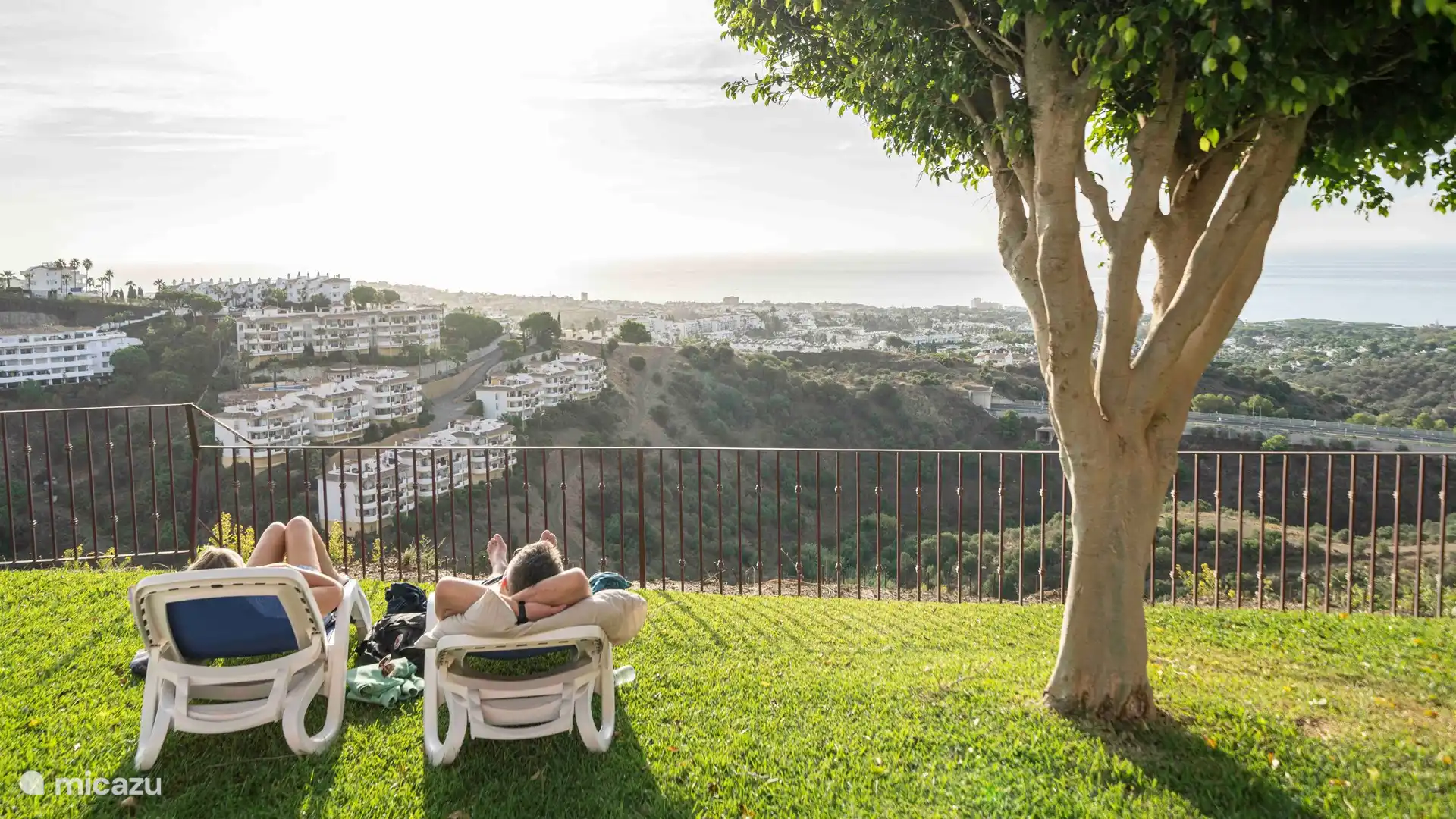 vue mer panoramique à la piscine 2