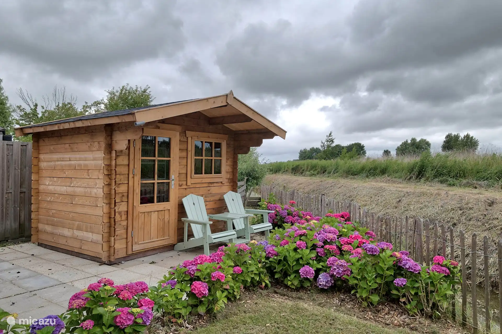Schuppen für Fahrräder usw