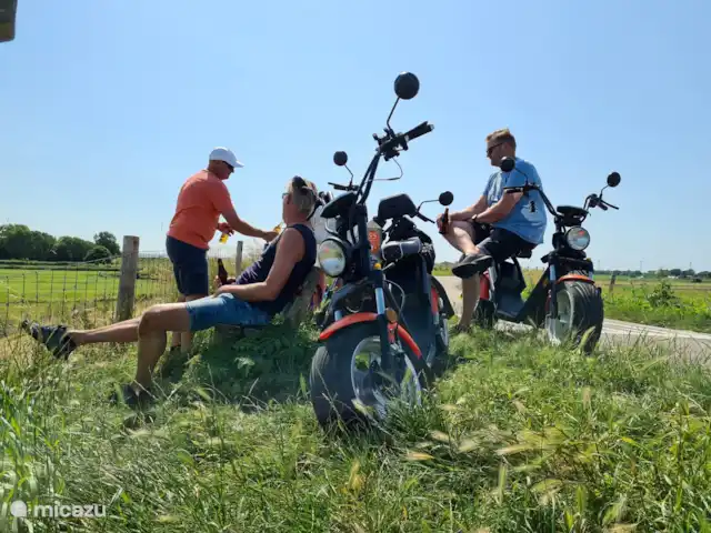 `t Bullekroffie Kakelbont 62 | Pays-Bas, Hollande du Nord, Oudesluis - maison de vacances Faites un tour avec l'e-chopper, que vous pouvez facilement louer chez Fredsverhuur à Schagen, tout comme un vélo ou un vélo électrique, et moyennant un supplément, il vous livrera à votre domicile et le récupérera.