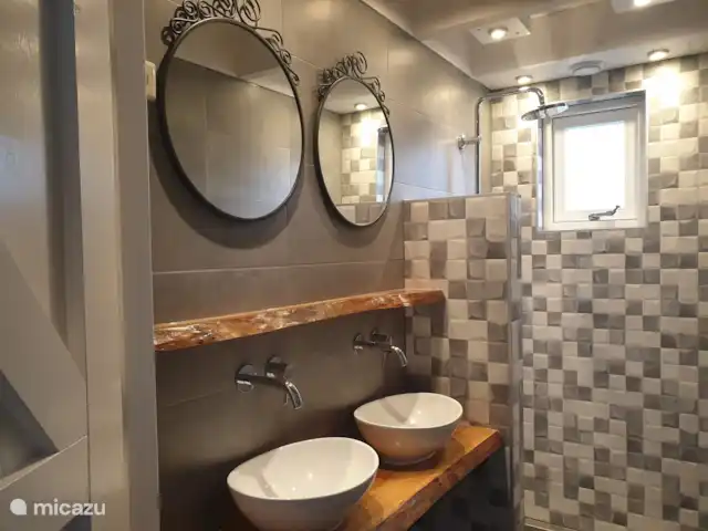 `t Bullekroffie Kakelbont 62 | Pays-Bas, Hollande du Nord, Oudesluis - maison de vacances Salle de bain en bas