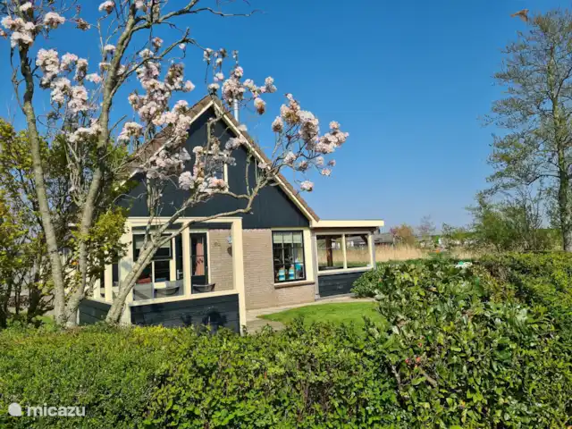 `t Bullekroffie Kakelbont 62 | Pays-Bas, Hollande du Nord, Oudesluis - maison de vacances Très bel endroit au soleil et à l'abri du vent. C'est un endroit merveilleux où être au début du printemps