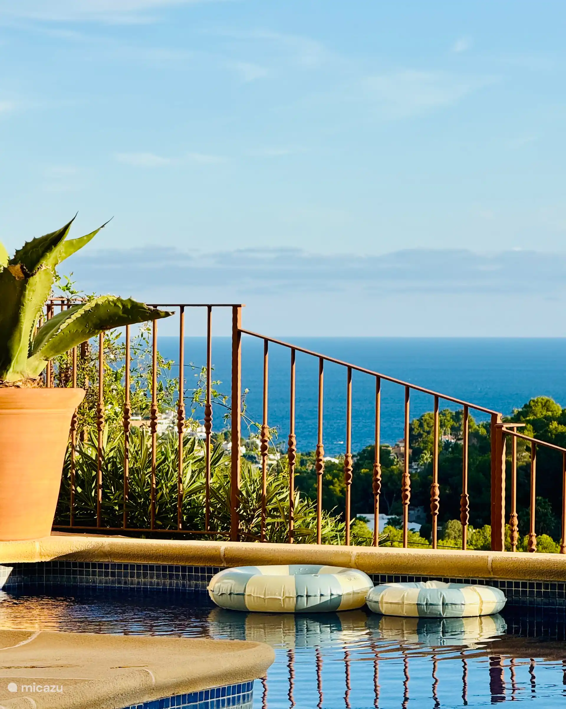 Sea view that extends effortlessly from the pool and terrace to the living room and master bedroom