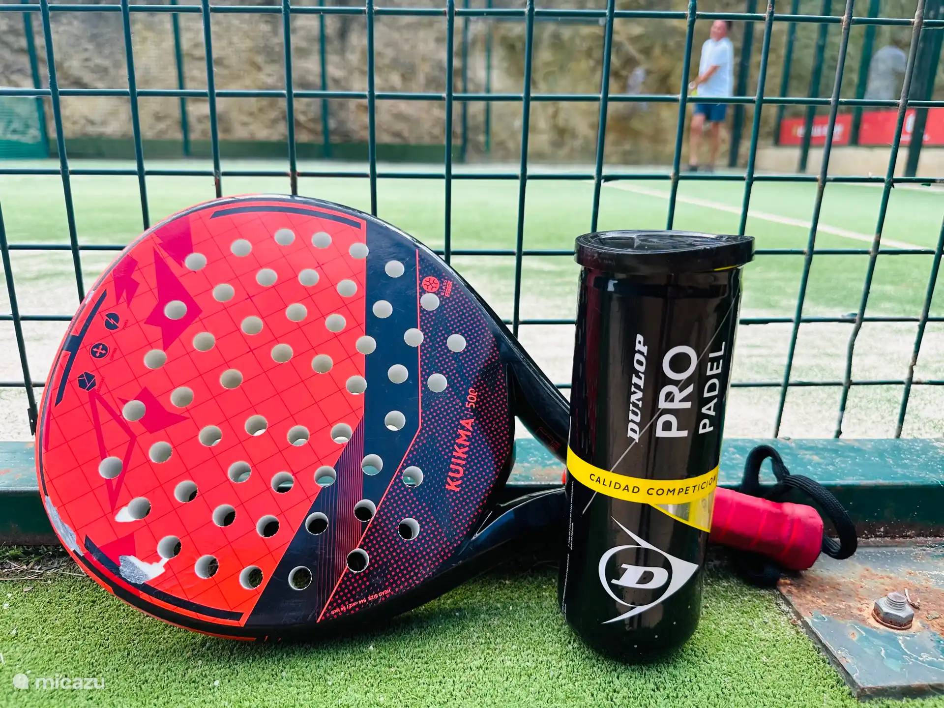 Padel and tennis in the sun