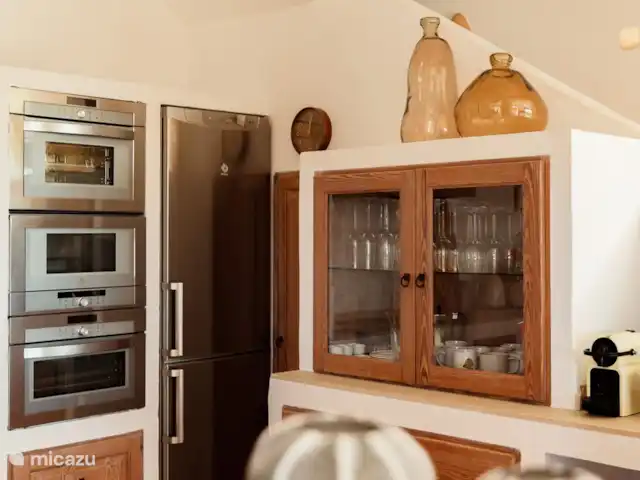 NOUVEAU! Casa Llobarro belle vue sur la mer | Espagne, Costa Blanca, Benissa - villa Cuisine entièrement équipée avec cuiseur vapeur, lave-vaisselle, four, cuisinière, micro-ondes, réfrigérateur, congélateur, machine Nespresso, cafetière SMEG, presse-agrumes SMEG, bouilloire SMEG...