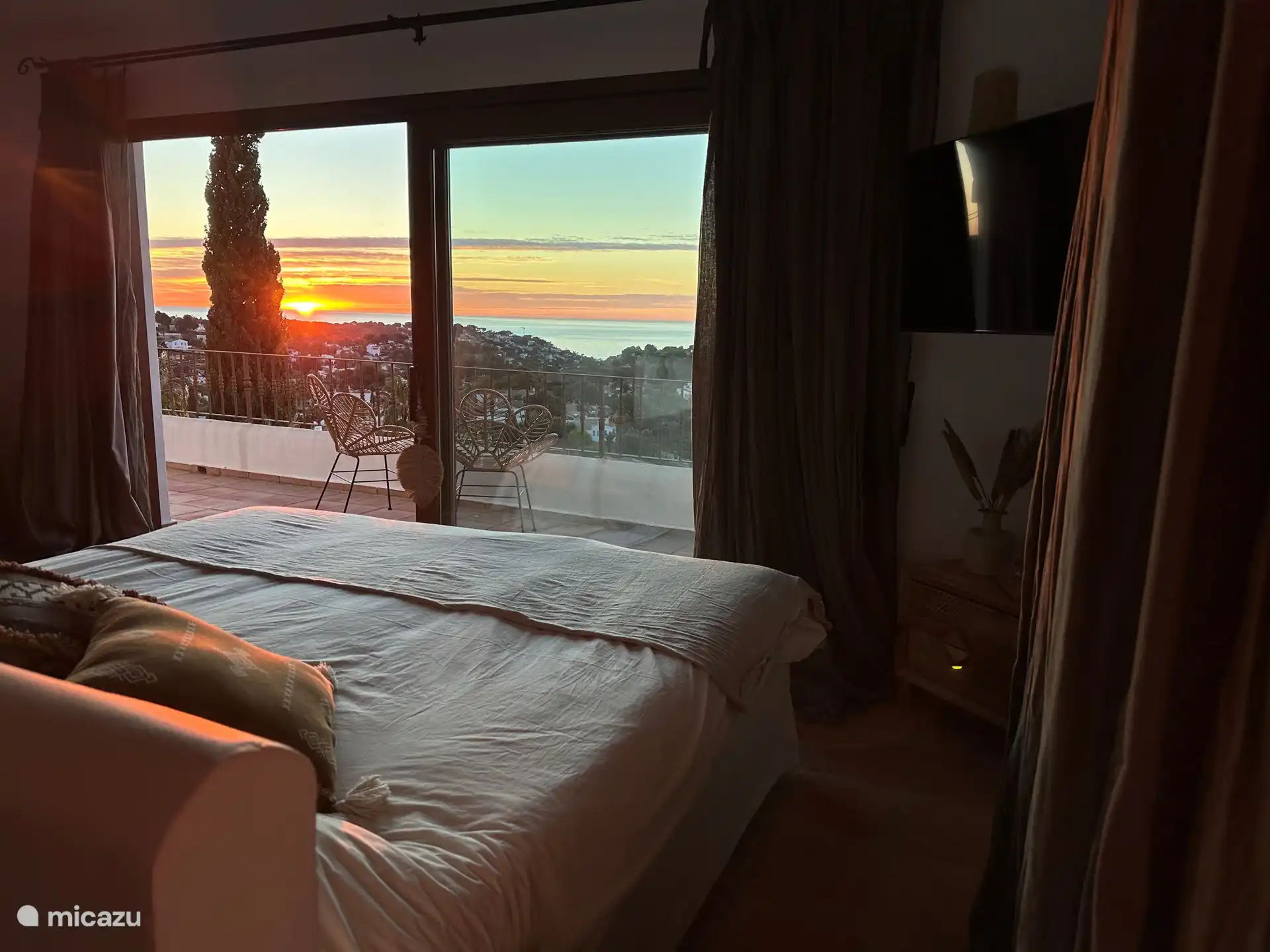 Chambre parentale avec vue mer et terrasse privée