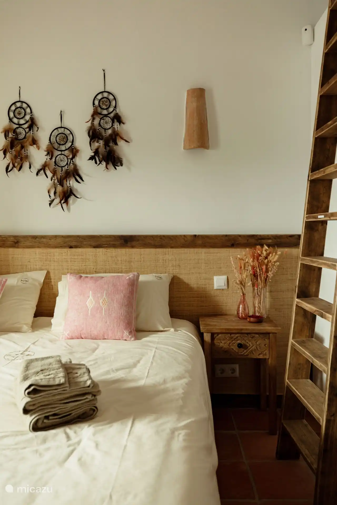 3ème chambre avec climatisation, lit double, lits superposés et salle de bain attenante