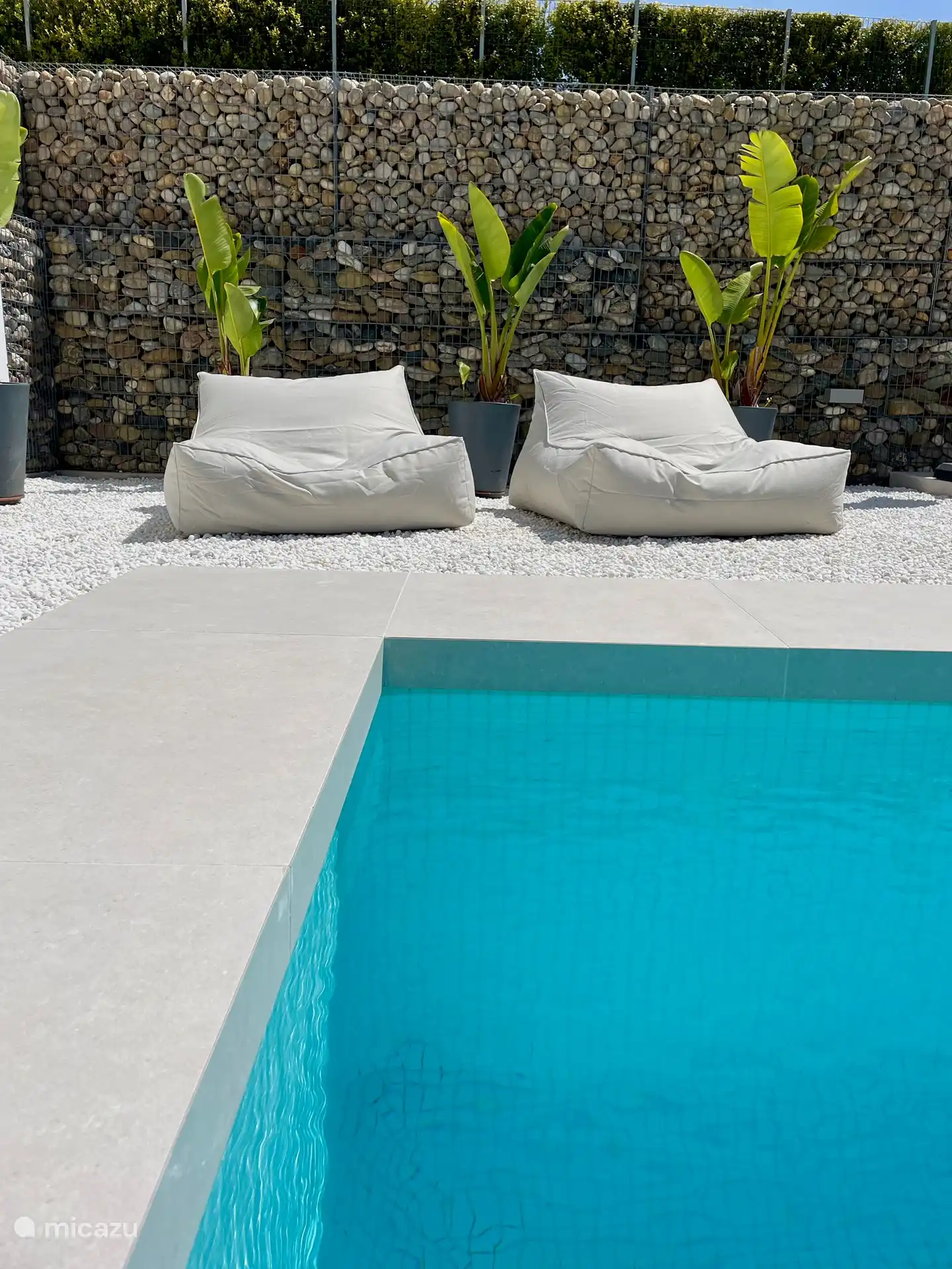 Lounge-Betten im Garten