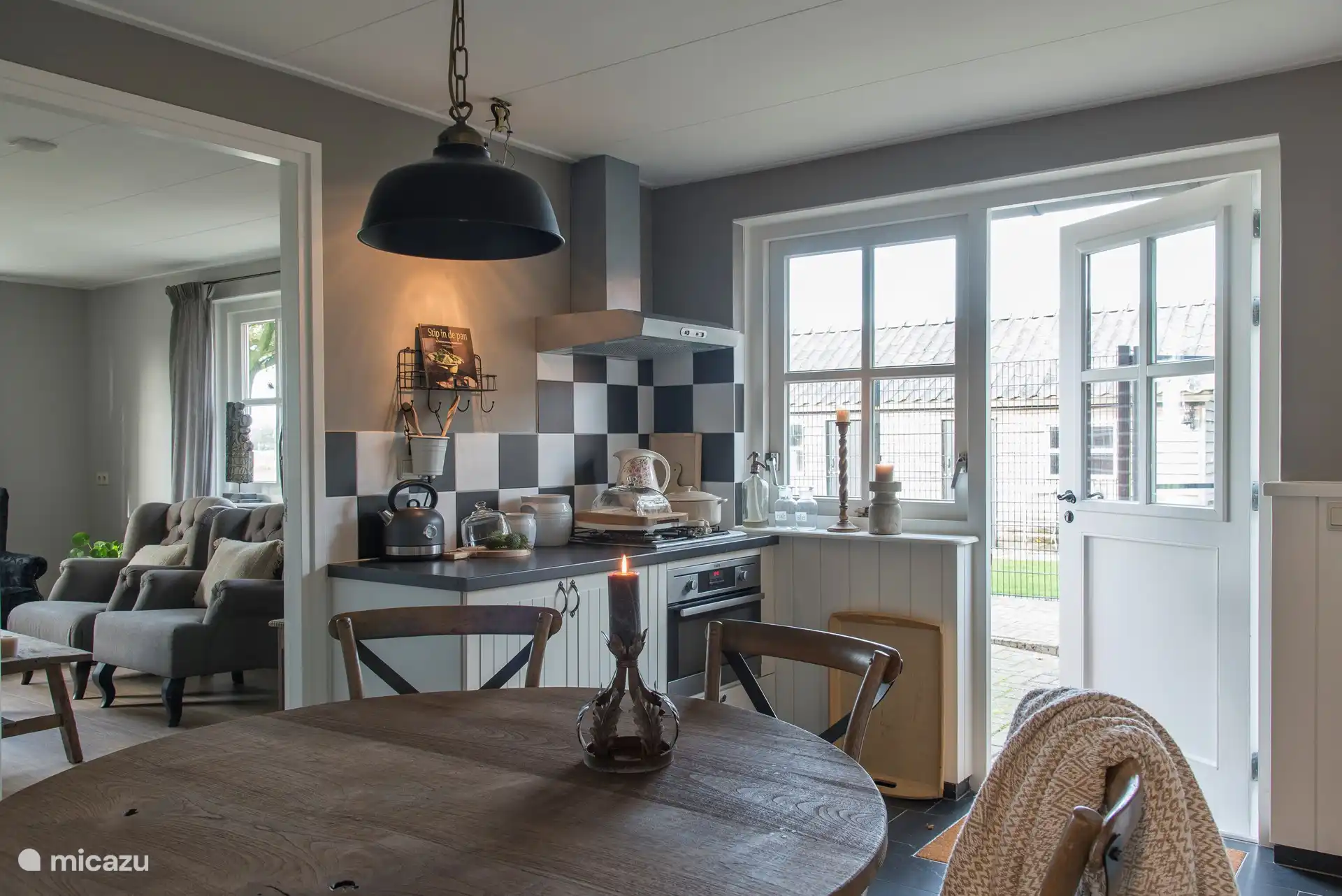 La cuisine est entièrement équipée, vous ne manquerez rien.