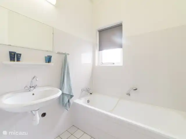 Villapark de Oesterbaai - 5 en Países Bajos, Zelanda, Wemeldinge - casa vacacional Baño de abajo nº 5