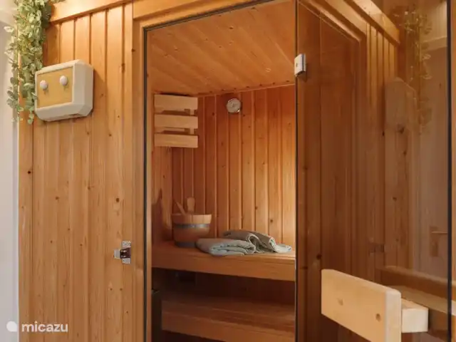 Villapark de Oesterbaai - 5 en Países Bajos, Zelanda, Wemeldinge - casa vacacional Cuarto de baño con sauna encima del nº 5