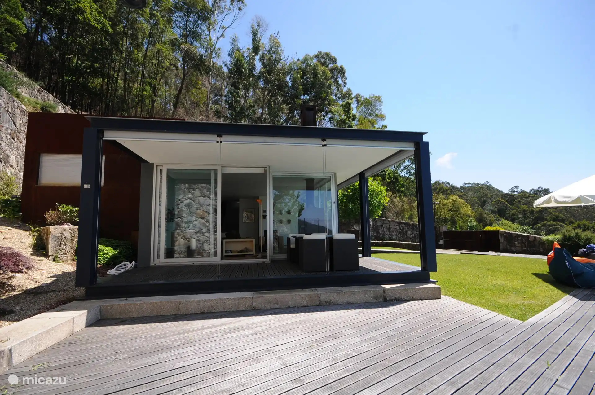 Überdachte Terrasse