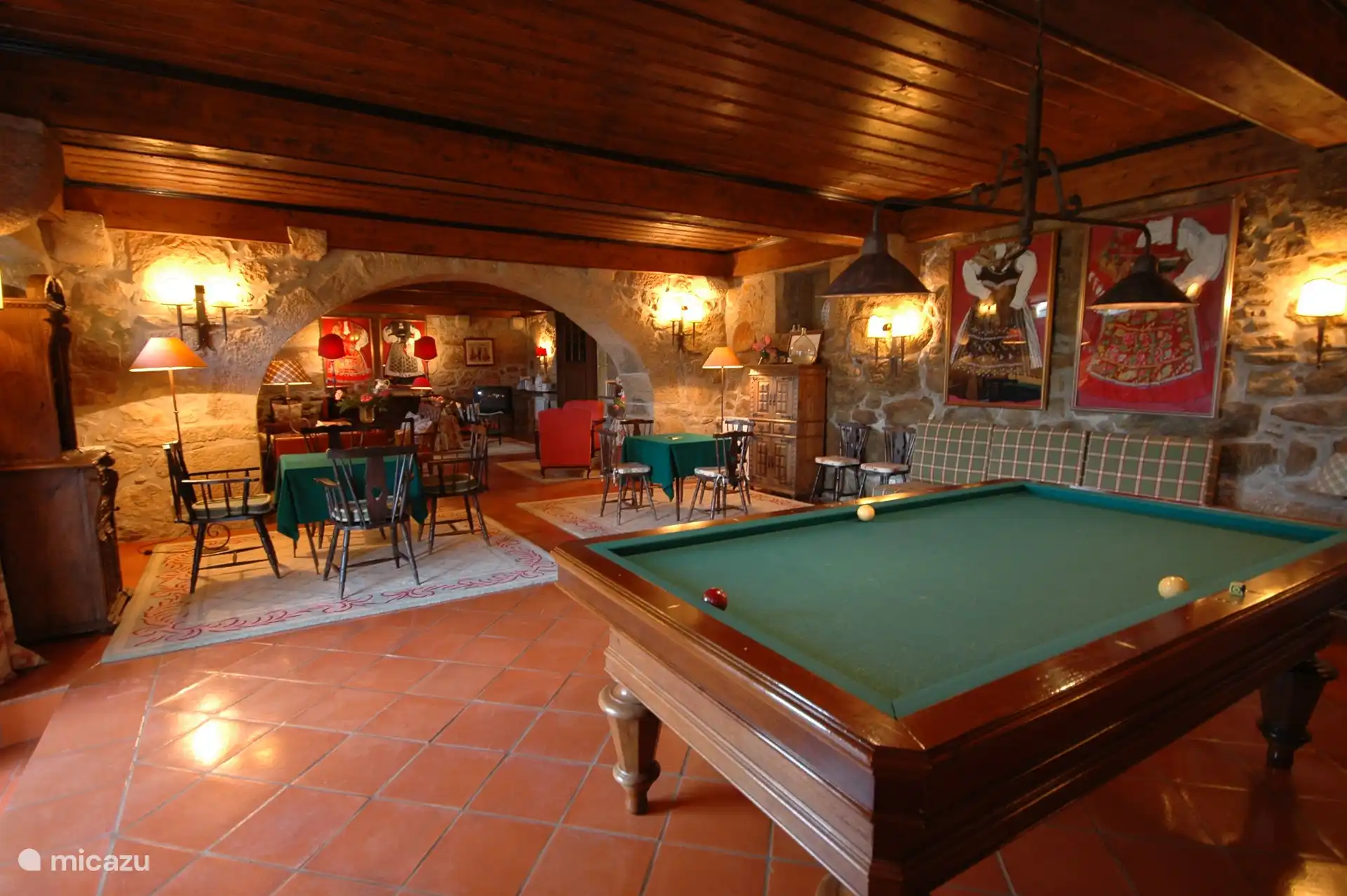 Sitting room with billiards table