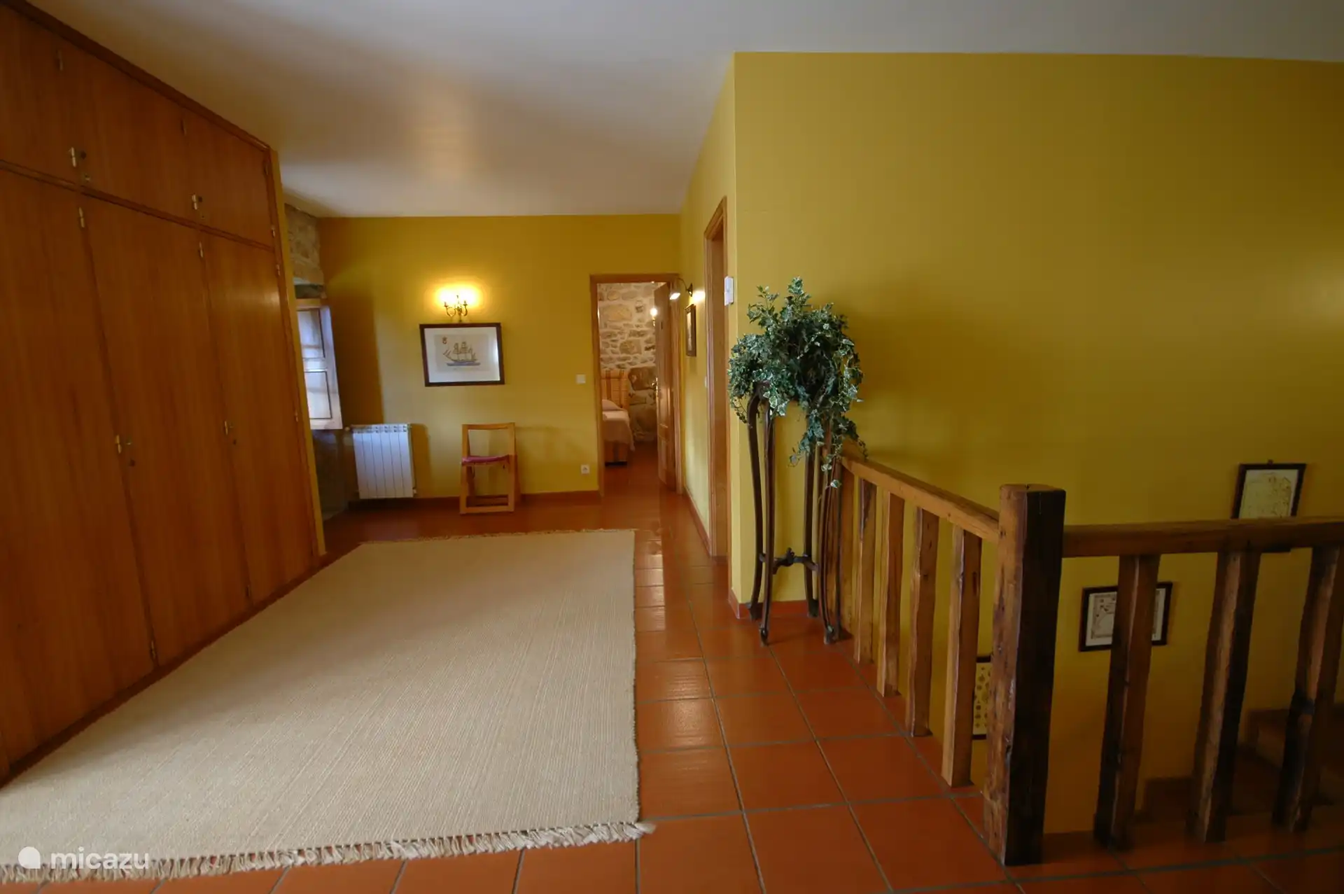 Corridor upstairs to the bedrooms
