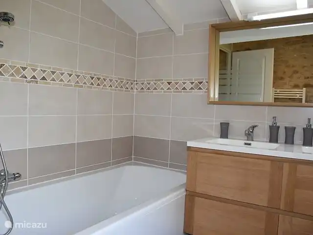 La demeure fleurie | France, Dordogne, Saint Chamassy - maison de vacances Salle de bain
