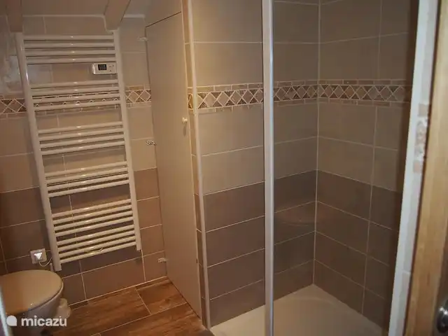 La demeure fleurie | France, Dordogne, Saint Chamassy - maison de vacances Salle d'eau