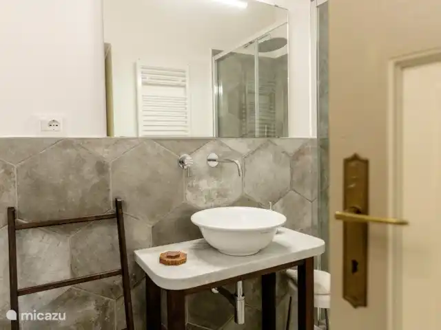 Casa Angiolina Country House  en Italia, Piamonte, Govone - casa vacacional baño 1