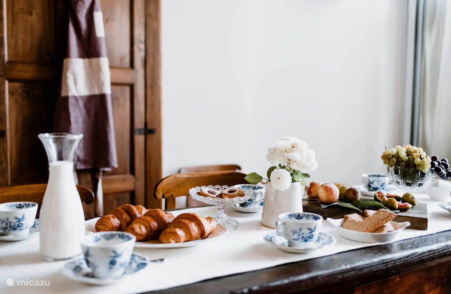 desayuno en la terraza