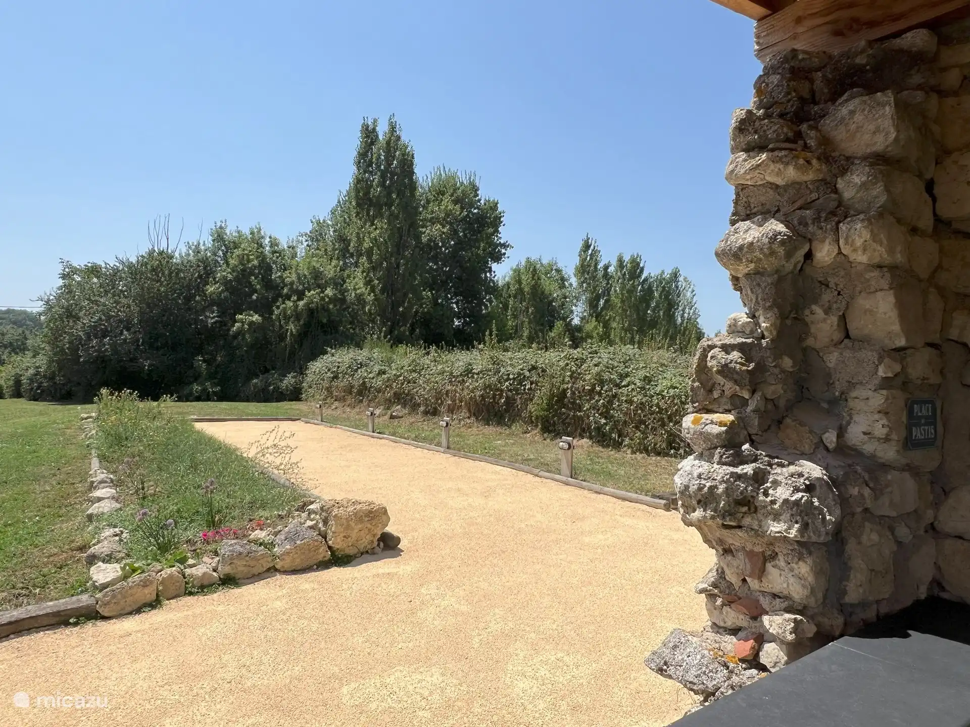 Vista de la pista de petanca