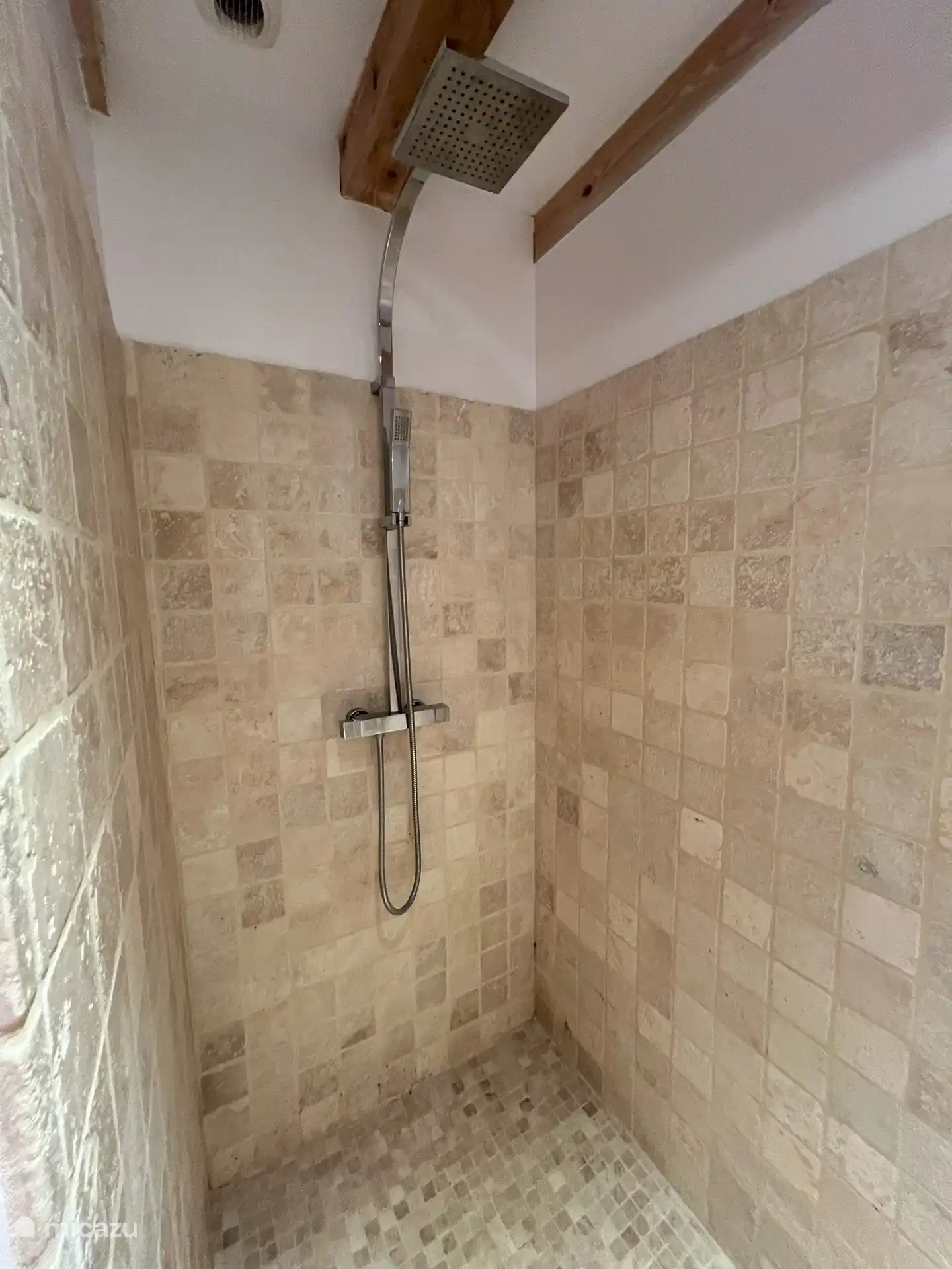 Ducha a ras de suelo