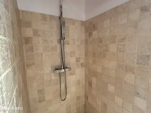 Maison Pech Bardat | France, Lot-et-Garonne, Lacepede - maison de vacances Douche à l’italienne