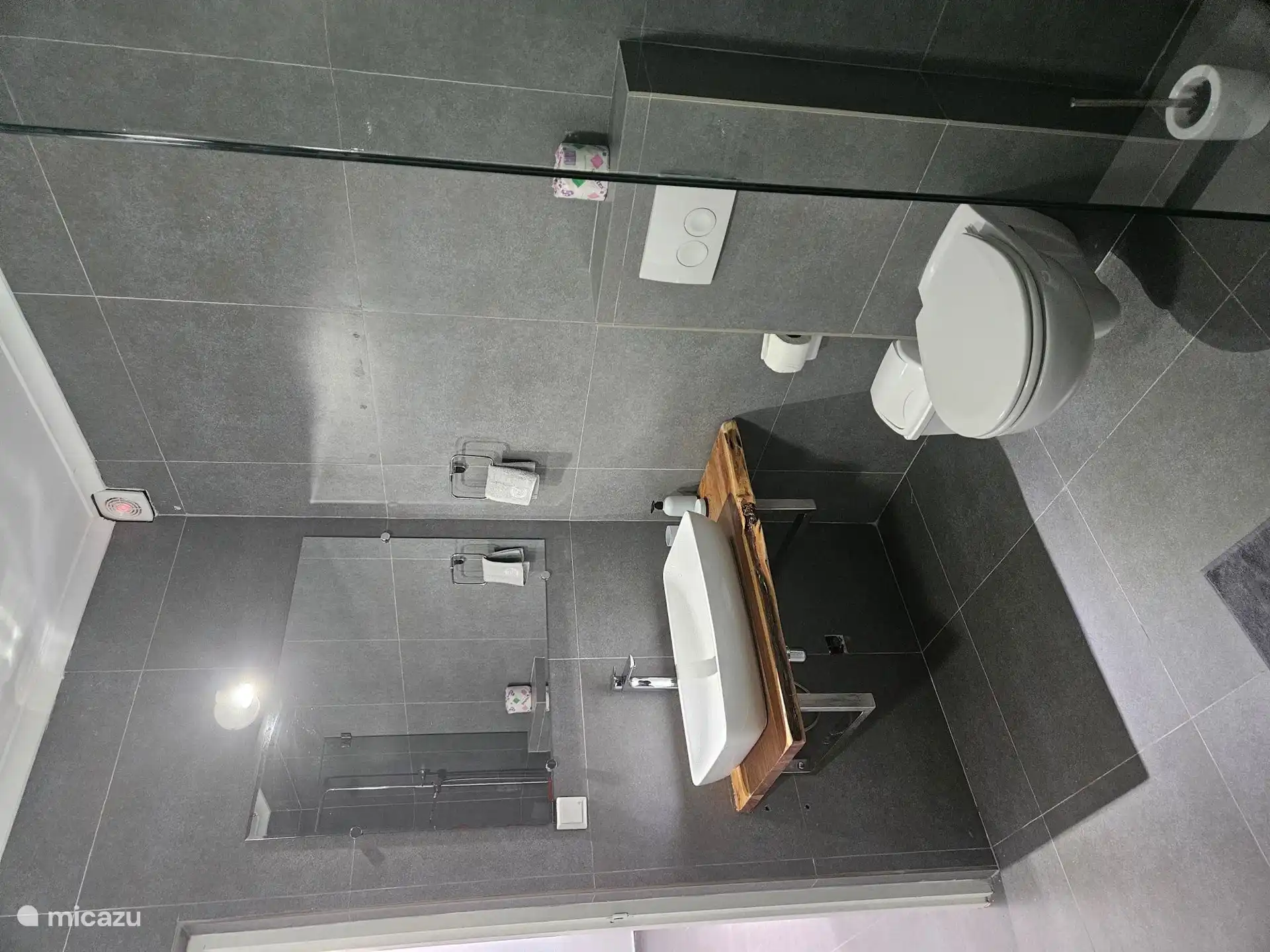 Badezimmer im Erdgeschoss der Wohnungen